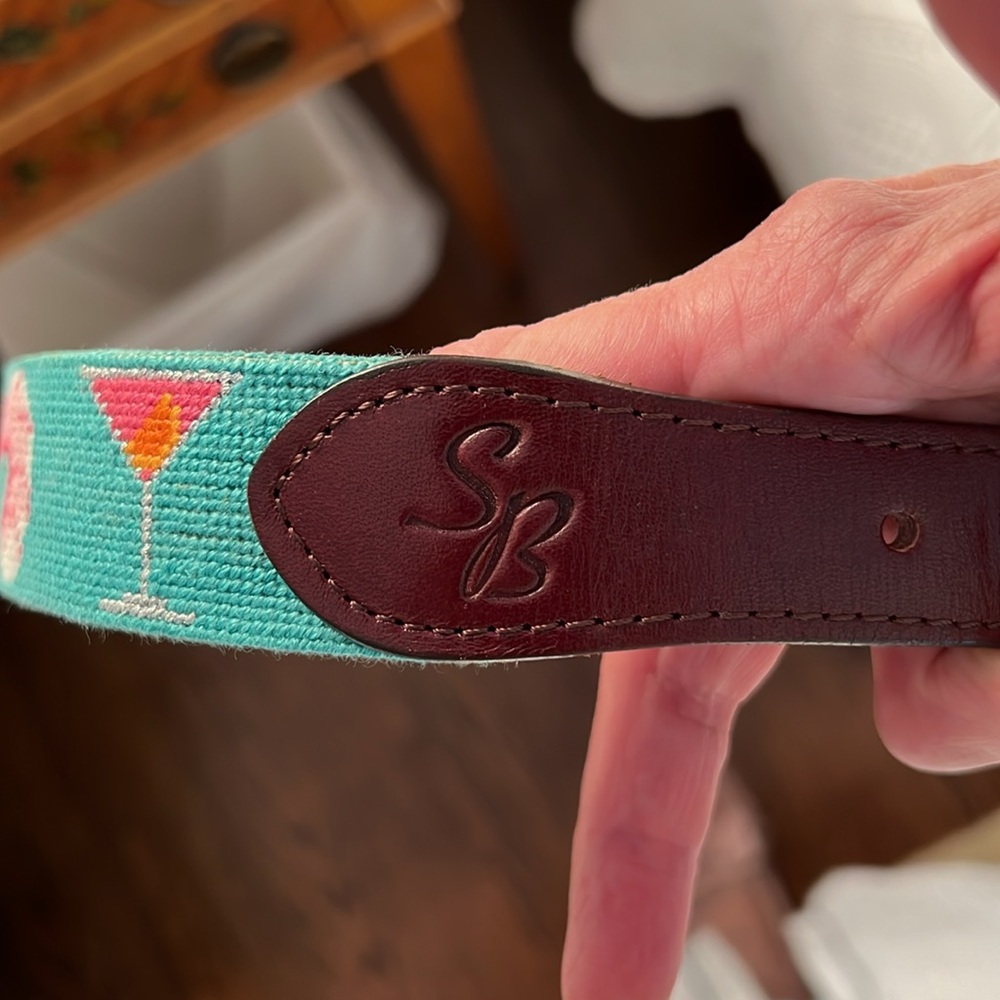 SMATHERS & BRANSON NEEDLEPOINT AND LEATHER BELT—SHRIMP AND COCKTAILS - Picture 4 of 5